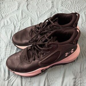 Black under armor Basketball shoes
